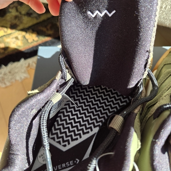 NWOT Converse Women's VLTG Mid 566166C Field Surplus/Black/Vivid Sulfur Size 5.5 - Picture 5 of 6